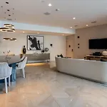 South Residence Five Palm - Luxurious Three Bedroom